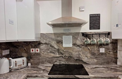 Northampton Apartment | Suite Dreams At Sunny Wave