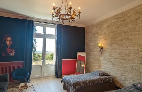 Cluis Bed & Breakfast | Suite Familiale au Château avec Balcon sur Parc - FR-1-591-767
