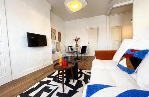 Republique - Tolstoi Apartment | Suite Franklein