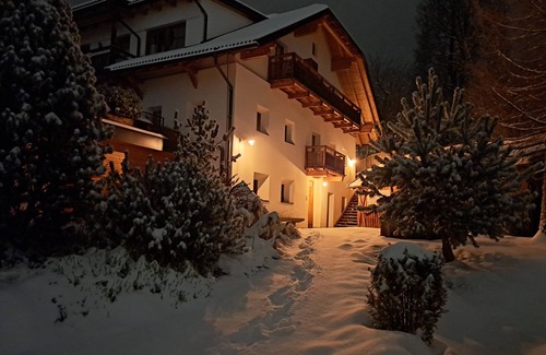 Teodone Apartment | Suite Karen bei Im Winkl/Gemütliche Suite mit Überdachter Terrasse