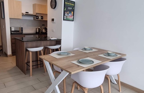 Quito Apartment | Suite La Martina Quito, 2 Personas en La Carolina ¡A 5 Minutos del Metro!