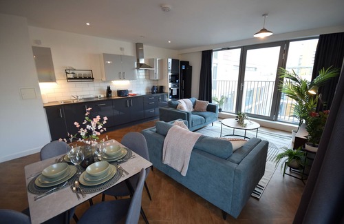 Manchester City Centre Apartment | Suite Life: Top-Floor 2-Bed, 1-Bath in Ancoats
