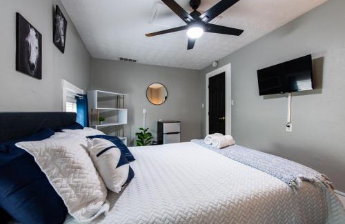 Smoketown Jackson House | Suite near downtown Louisville, KY - Suite IX