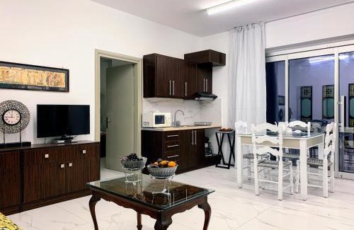Perama Apartment | Suite of light rooms