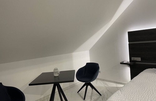 Roye Bed & Breakfast | Suite Pleine Lune luxury serenity, outdoor jacuzzi-waterfall shower-island bathtub