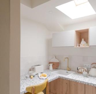 Republique - Tolstoi Apartment | Suite romantique et charmante parking