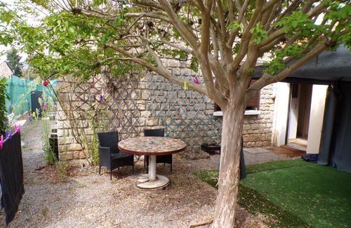 Montmorillon Apartment | Suite Royale dans Vôtre maisonnette indépendante avec terrasse Privée !