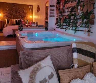 Six-Fours-les-Plages Apartment | Suite & SPA Just Dream 28