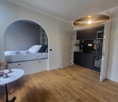 Saint-Louis Apartment | Suite Versailles Quartier Saint-Louis 6 personnes
