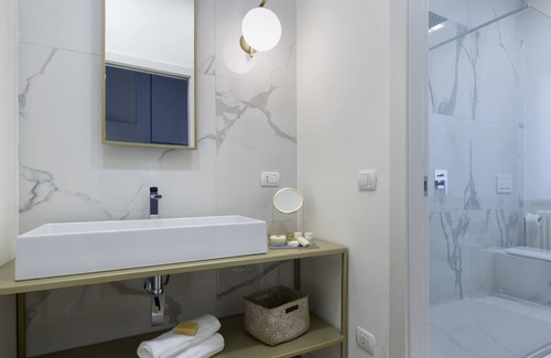 Voghera Apartment | Suite Vogue Espresso