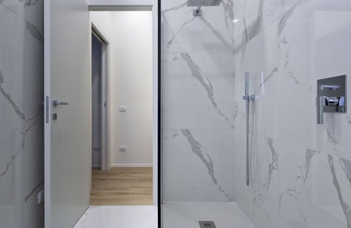 Voghera Apartment | Suite Vogue Espresso