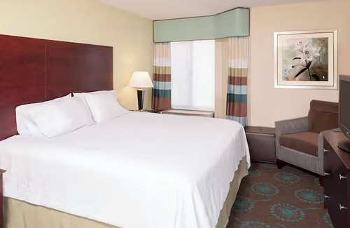 South Bend Hotel | Suite w/Full Kitchen & Free Breakfast – Ideal for Extended or Short Stays