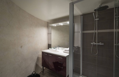 Cancale House | Suite-Wet room-Sea View