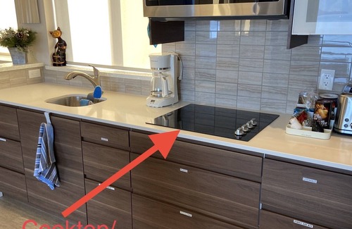 Langdale House | Suite with ocean views, hot tub and nearby beach (pls read description fully).