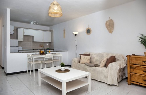 Puerto del Carmen Ski Chalet | Suite Zefiro - 500m from the beach, terrace, fast WiFi