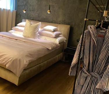 Muhlebach Apartment | Suite3, 7 min walk from Opera or Lake