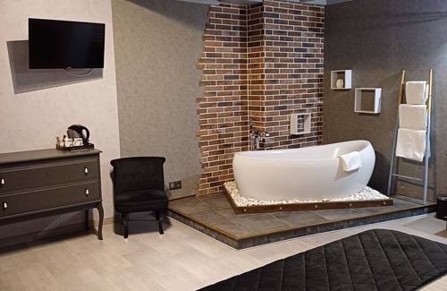 Vandenesse-en-Auxois House | Suites du Domaine de Vandenesse & Spa