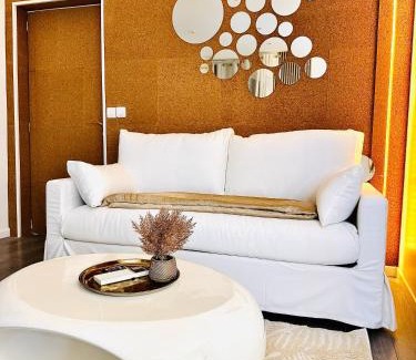 Mailloles Hotel | Suites DUBAI chambre privée avec espaces communs