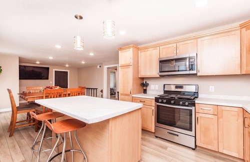 Kutzky Park Condo | Suites on 4th unit # 2 - 2 bdrm-2 bath-1 mile-Mayo Clinic