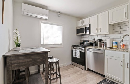 Pomerene House | Suites on San Pedro - Unit B