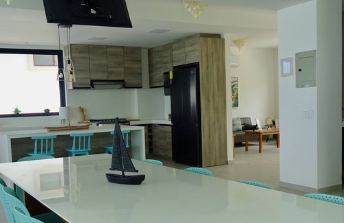 Jama House | Sumérgete en la Serenidad: Tu Refugio de Ensueño en la Playa