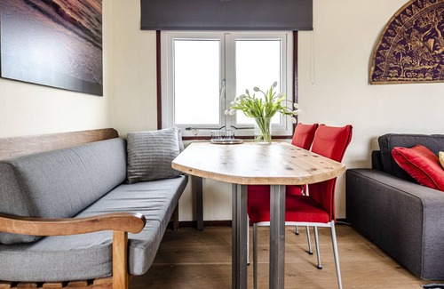 Zandvoort Ski Chalet | Summer Chalet with circuit view