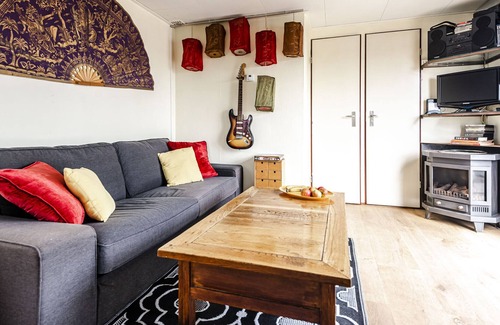 Zandvoort Ski Chalet | Summer Chalet with circuit view