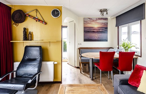 Zandvoort Ski Chalet | Summer Chalet with circuit view