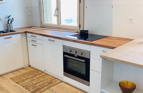 Salon-de-Provence Apartment | Summer fair near downtown and station