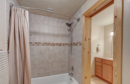 Willow Grove House | Summer get away on the river.