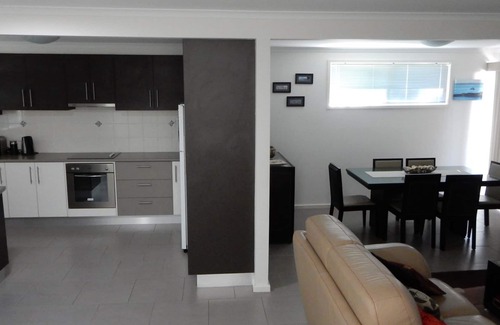 Broulee Villa | Summer Getaway - all conveniences