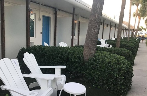 St. Pete Beach Resort | Summer Getaway! w/ Pool, Free Parking, Pets Allowed, Near Sunset Beach!