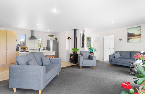 Point Wells House | Summer Haze - Omaha Holiday Home