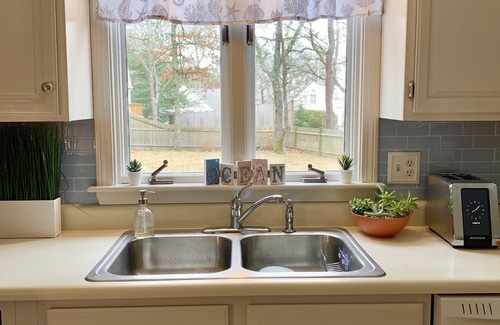 Harwich House | Summer home in Harwich: 3 bedrooms, 2 baths and a 20x20 deck to enjoy!