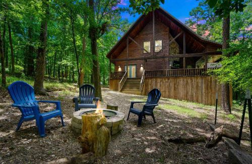 Broken Bow House | Summer Moon Lodge - For Up to 8 People Minutes from Beavers Bend