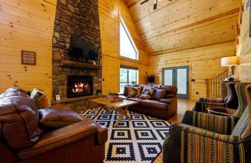 Broken Bow House | Summer Moon Lodge - For Up to 8 People Minutes from Beavers Bend