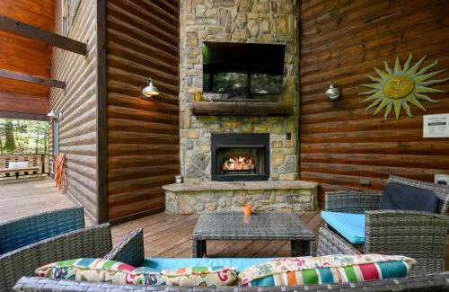 Broken Bow House | Summer Moon Lodge - For Up to 8 People Minutes from Beavers Bend
