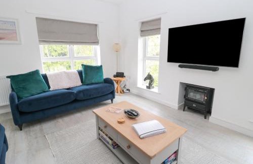 Dunstan House | Summer Rose