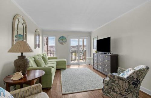 Morehead City Apartment | Summer School condo