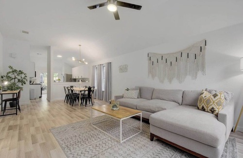 McKinney House | Summer Special 30Day | 15min SoCo | 20min COTA