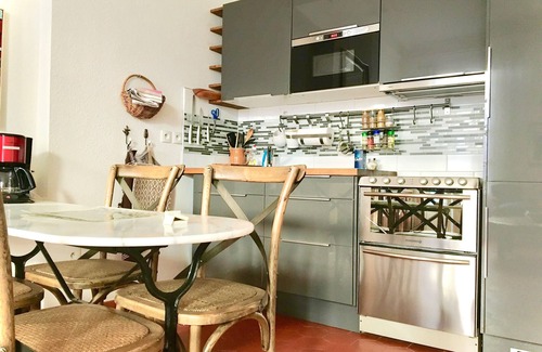 Pezenas Apartment | Summer Special Sale! Clean, Bright Character Apt. in the Heart of Pezenas