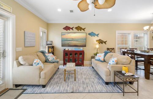 Biltmore Beach Villa | Summer Special, Lux 4BR House Sleeps 12, Pool, Elevator, King bed