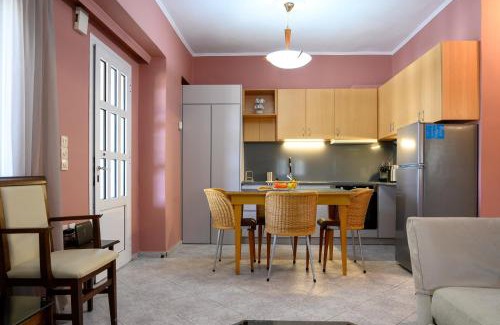 Ionia Apartment | Summer Tan