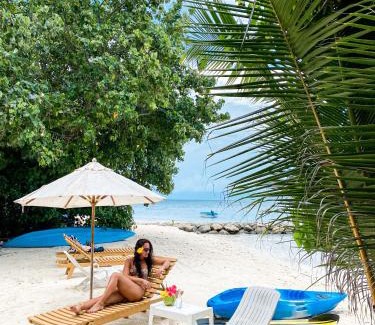 Rasdhoo Hotel | Summer Vibes Beach Front