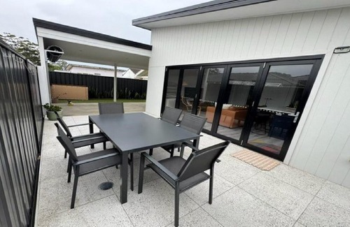 Ettalong Beach House | Summer Vibes Cabin Wifi