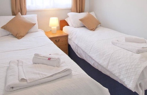 Bishopston Ski Chalet | Summercliffe Chalet in the beautiful Swansea