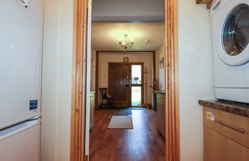 Gorran Haven Cottage | SUMMERFIELD COTTAGE, pet friendly, with a garden in Gorran Haven