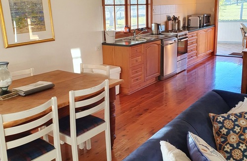 Lovedale Cottage | Summerfield - your home in the Hunter