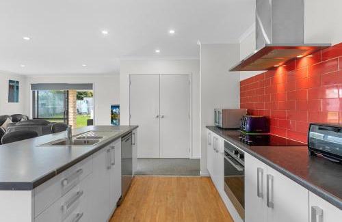 Mangawhai Heads House | Summertime Bliss - Mangawhai Heads Holiday Home