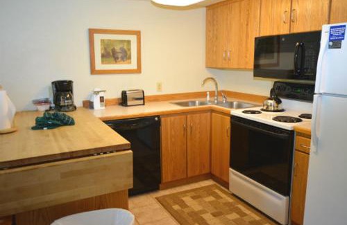East Village at Copper Hotel | Summit House East 112